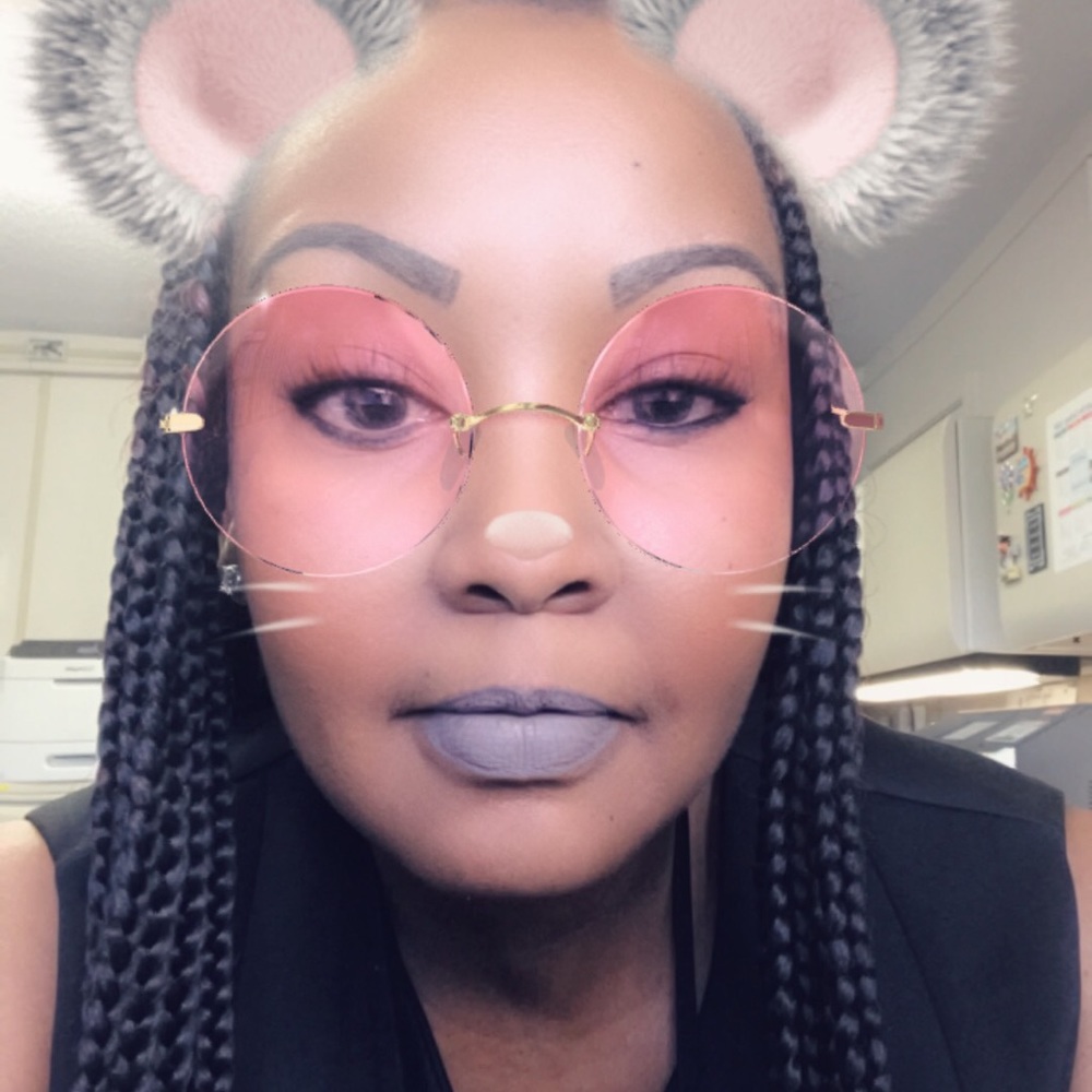 Meet your Posher, Charlette